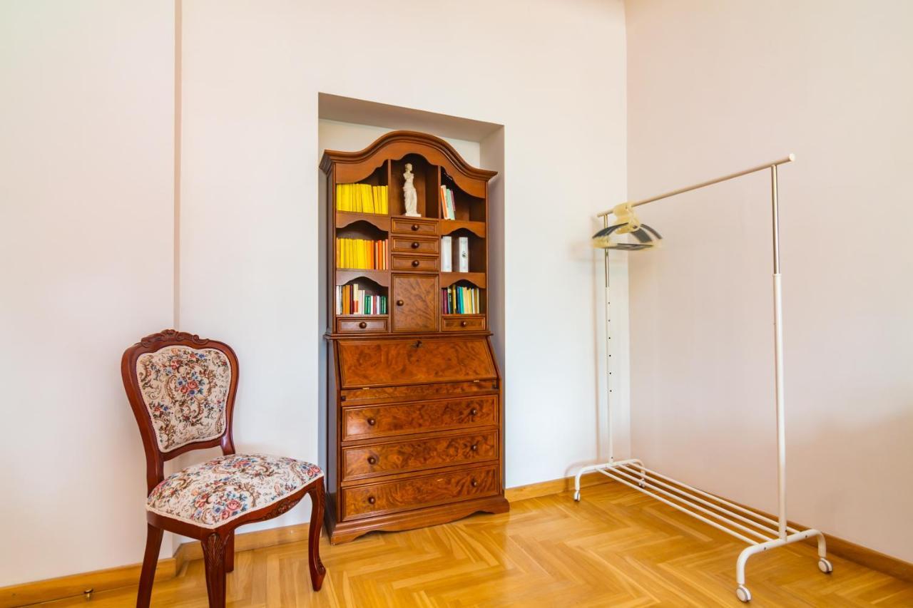 Classic Style Apartment In The Center Of Рига Екстер'єр фото
