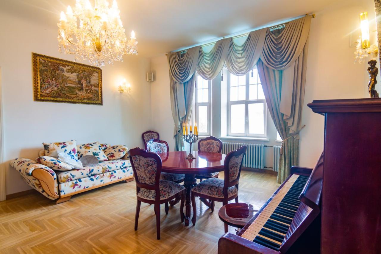 Classic Style Apartment In The Center Of Рига Екстер'єр фото